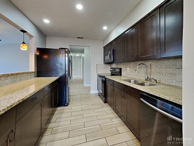 Photo - 1237 Edgerton Dr