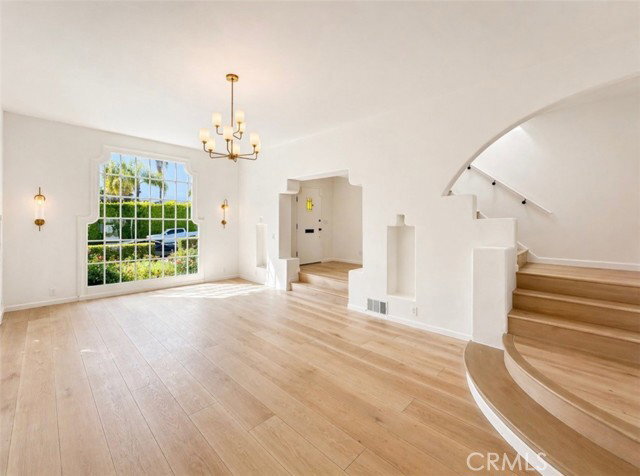 Photo - 710 Adelaide Pl