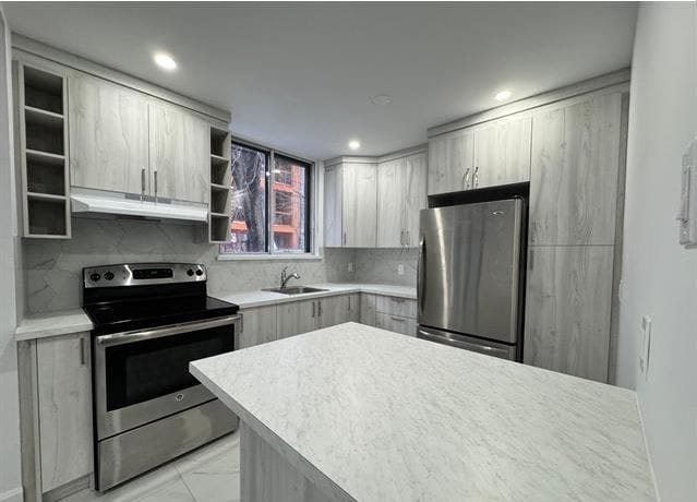 Building Photo - 720 Av. Marin