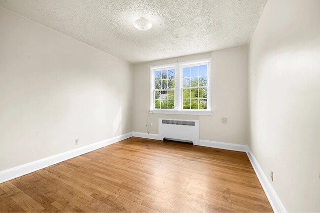 Photo - 205 Westowne Rd