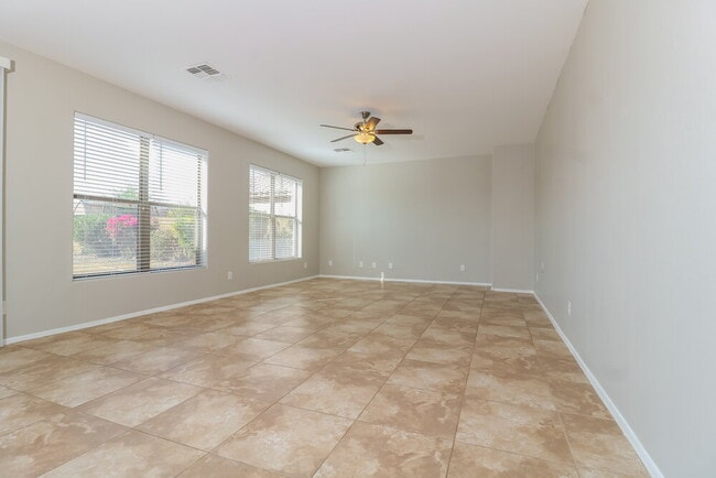 Photo - 11809 W Hopi St