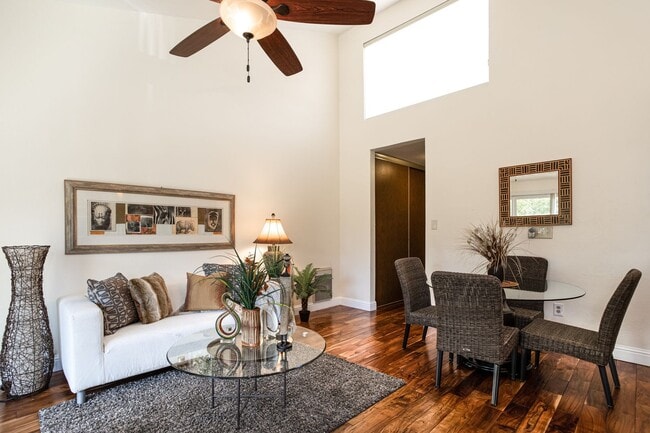 Photo - A Spacious 2 bedroom, 2 bathroom Townhouse - Upscale That’s Right On Trend