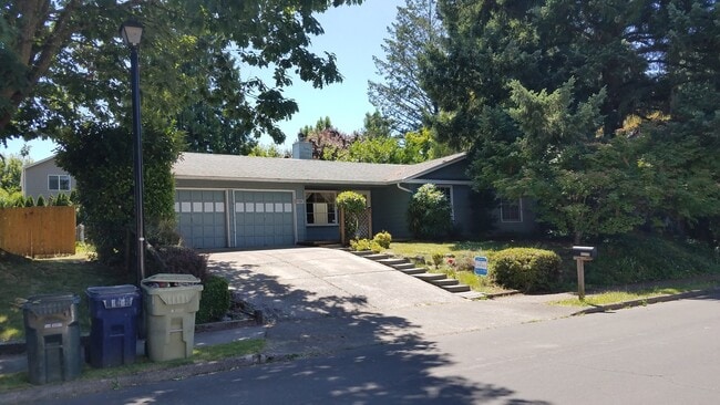 Building Photo - Terrific 4 BR, 2 BA Aloha home