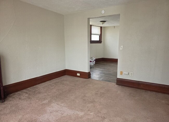 Photo - Cozy One Bedroom Apartment in Racine Unit 2 - UPPER #2