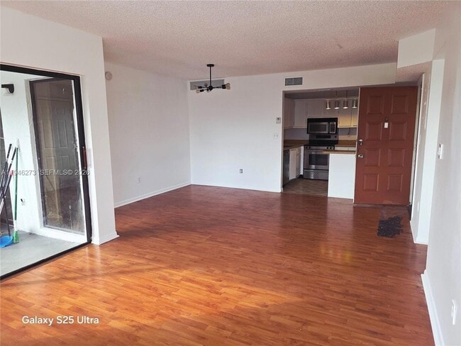 Photo - 20130 NE 3rd Ct Unit 6