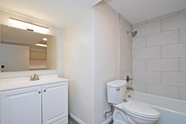 Photo - 1366 Pascal St Unidad A