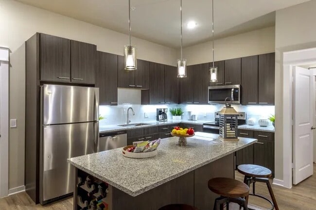 Photo - Prime Houston Location with Modern Style! Unidad IYL