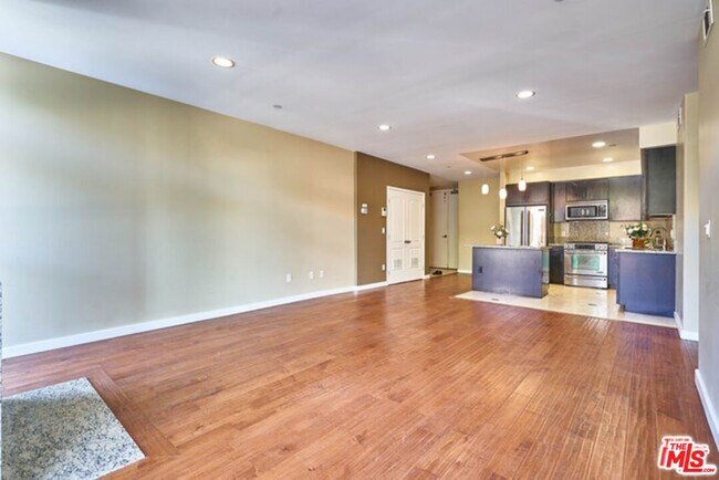 Photo - 401 N Serrano Ave Unit 105
