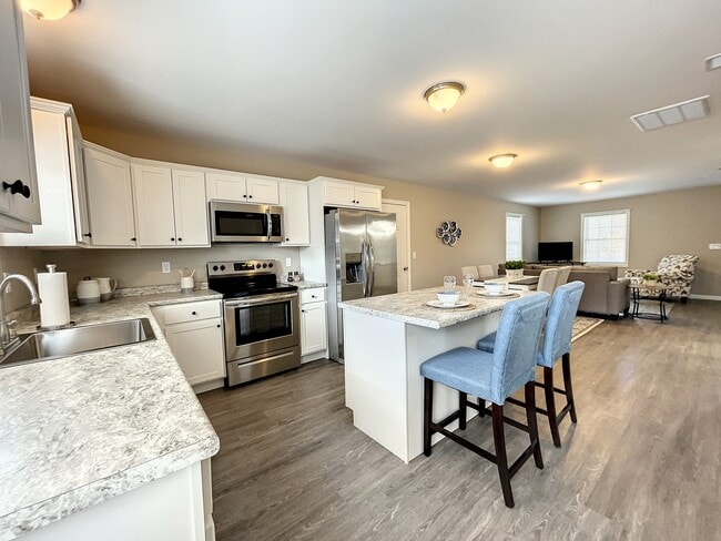 Photo - 470 Norwich Rd