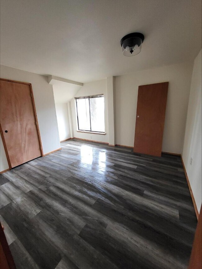 Photo - 10081 Jacobs Ln