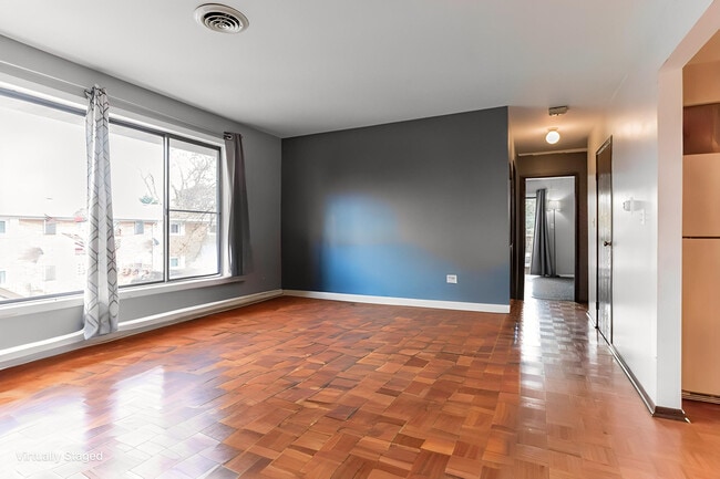 Photo - 310 George St