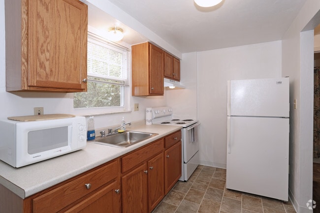 1BR - Kitchen - Plum Park Apartments