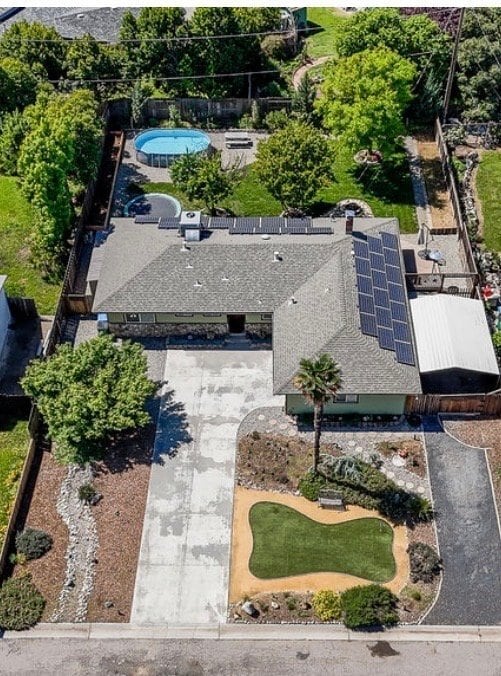 6 Mayfair Dr