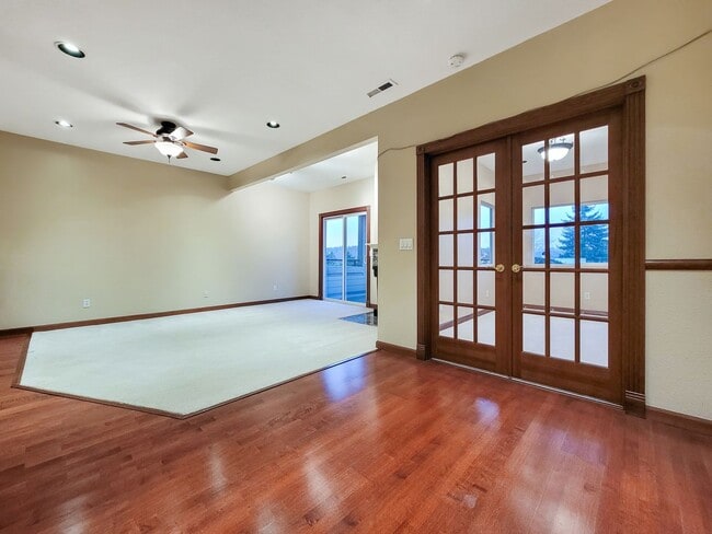 Photo - Cascade Mountain View Retreat: Elegant 2BR Condo in Downtown Redmond