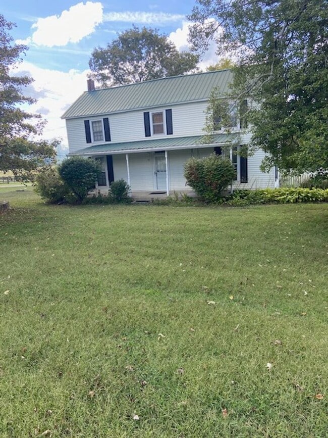 Photo - Beautiful 3brm, 2bath Home in Heart of Bur...