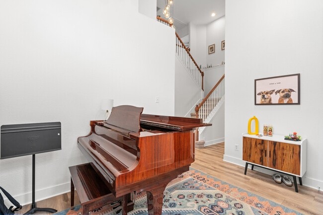 Photo - 13917 Fallsprings Way