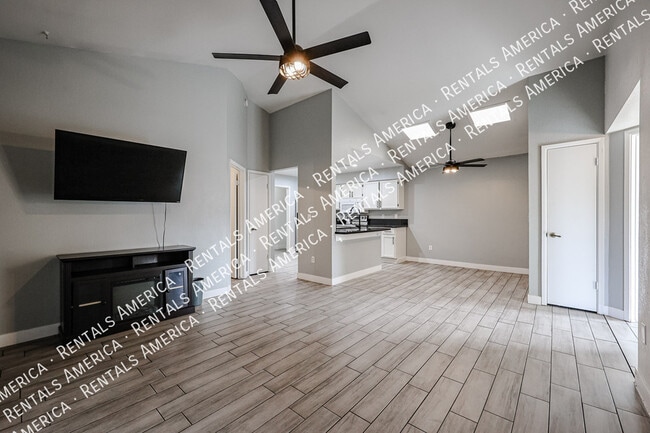 Photo - 1631 E Javelina Cir