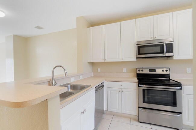 Photo - 1718 NE 6th St