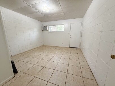 1110 Carswell Ave Unit 1