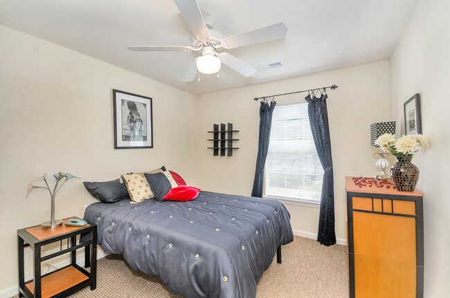 Photo - 100 Yellowstone Dr