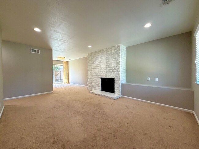 Photo - 1365 Lafayette Rd