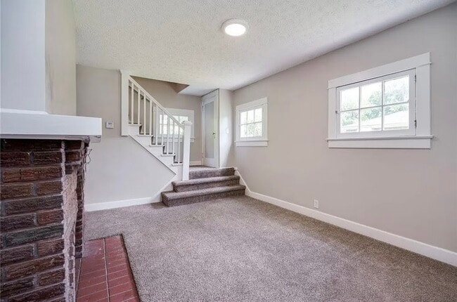 Photo - 1449 Weaver St