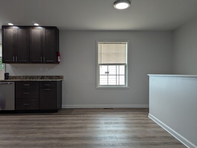 Dining Area - 612 Benjamin Ct