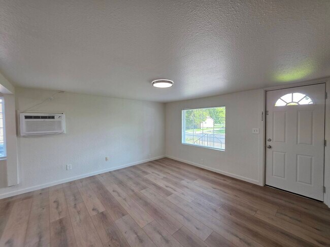 Photo - 931 Sanford Ave
