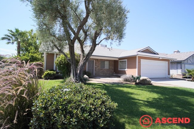 Building Photo - Lovely Home In Southwest Bakersfield!