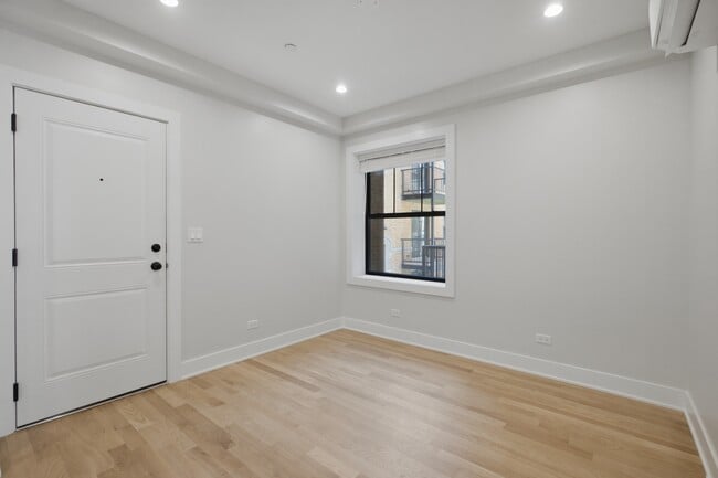 Building Photo - 2237 N Bissell St Unit 2241-3E