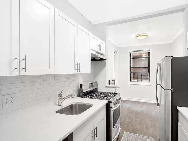 Photo - 811 Cortelyou Rd