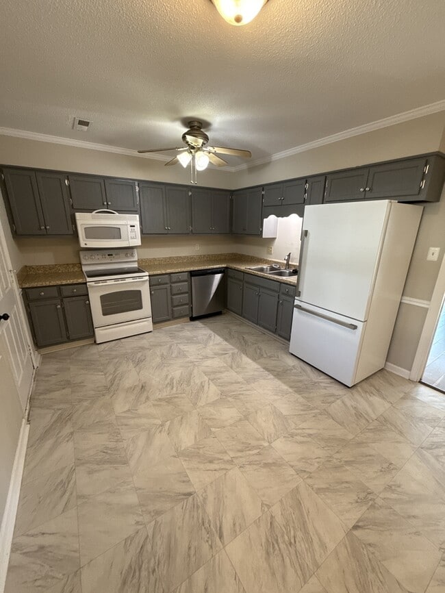 Photo - 2151 Westmead Dr SW