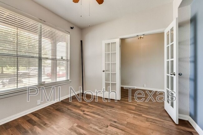 Photo - 1325 Mockingbird Dr