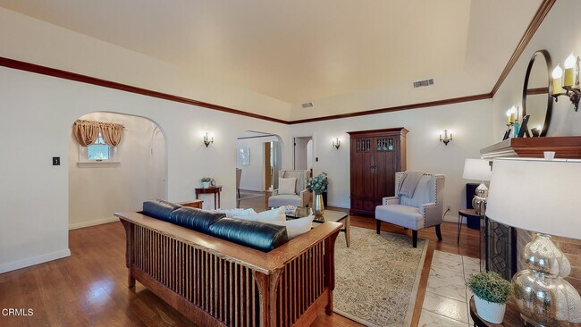 Photo - 840 N Euclid Ave