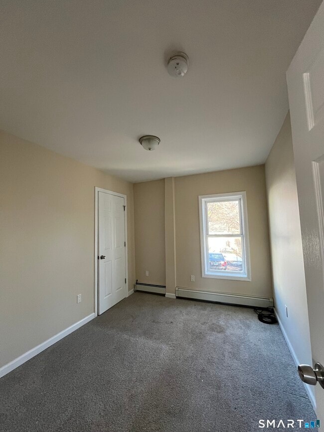 Photo - 412 S Main St