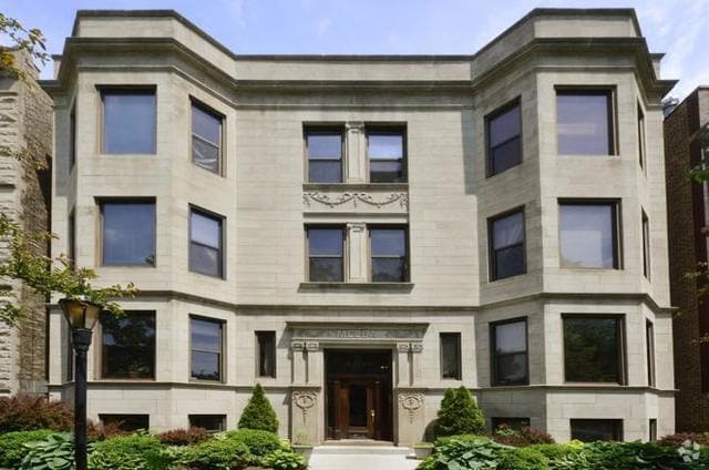 Building Photo - 4011 N Kenmore Ave Unit 201 Rental