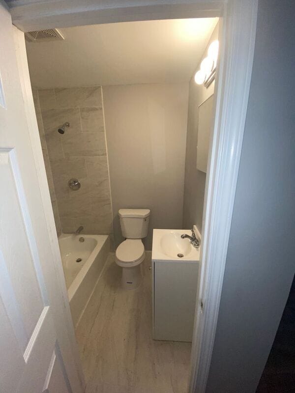 Photo - 1318 Glenn St