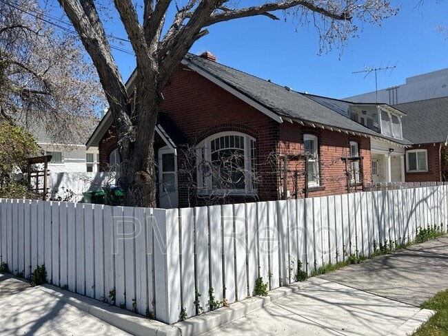 Photo - 222 River Rock St