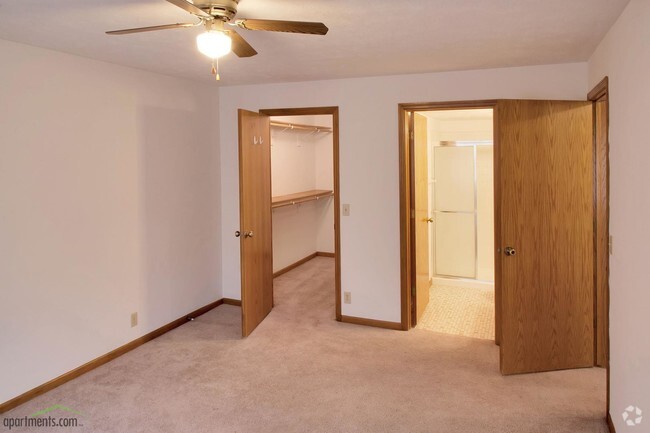 Cryer - Master Bedroom - Grover Hill - Spring Park - Arbor Place Apartments