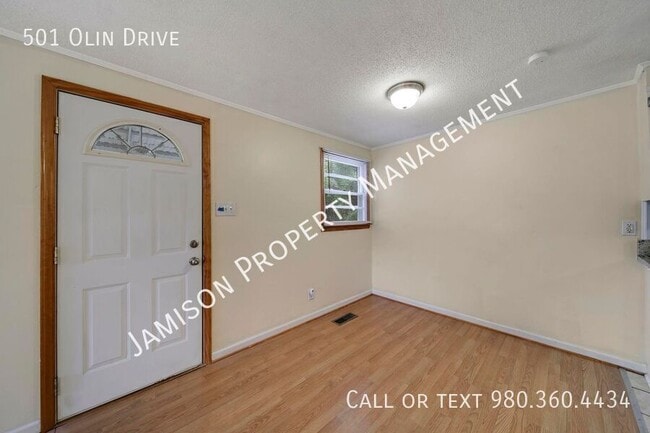 Photo - 501 Olin Dr