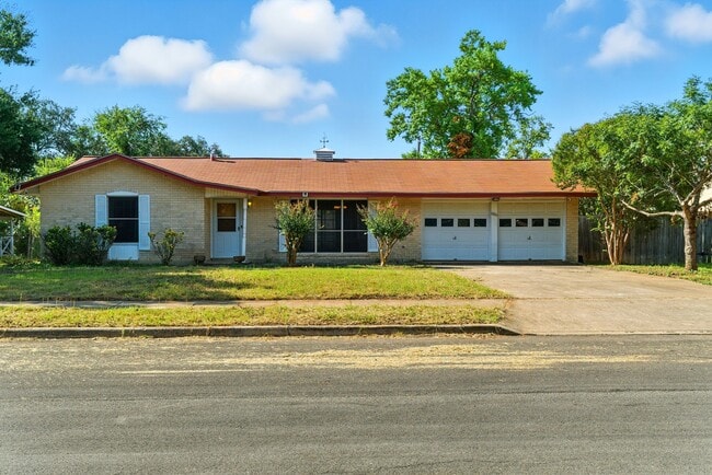 Building Photo - 6230 War Lodge Ln Rental