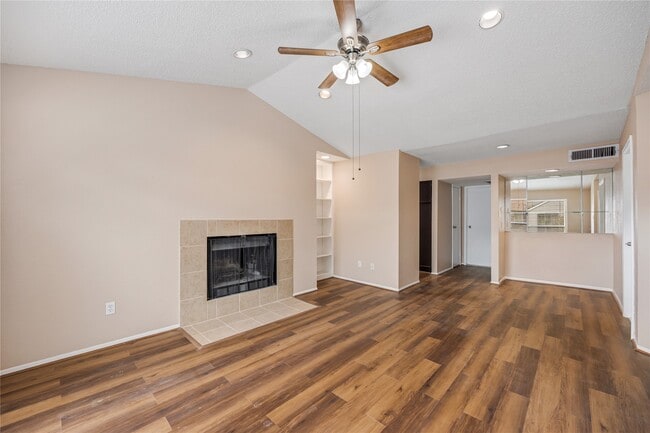 Building Photo - 6701 Sands Point Dr Unit 47