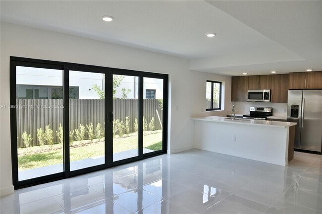 Photo - 1160 NW 2nd St