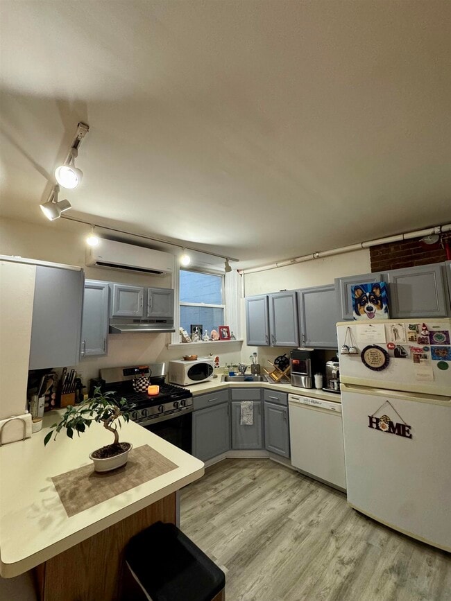 Photo - 712 Willow Ave Unit 4B
