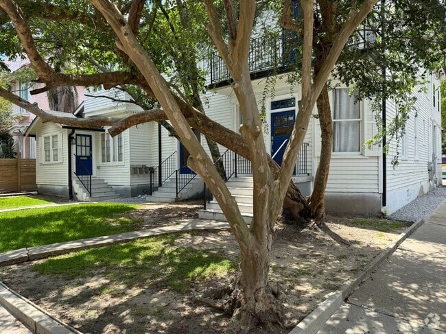 Building Photo - 638 Audubon St Rental
