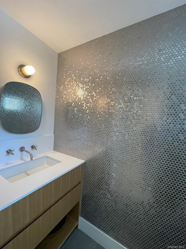 Photo - 495 N Parish Dr