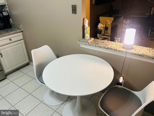 Photo - 60104 Delaire Landing Rd Unit 104