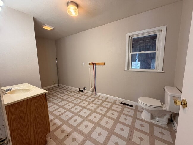 Photo - Spacious 2+ bedroom house $750!