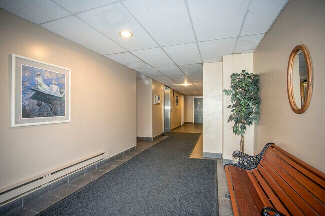 Photo - Sun Ray Manor