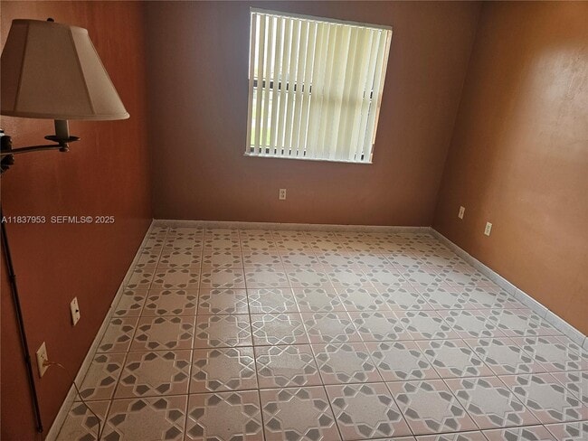 Photo - 855 NE 209th St Unit 203-34